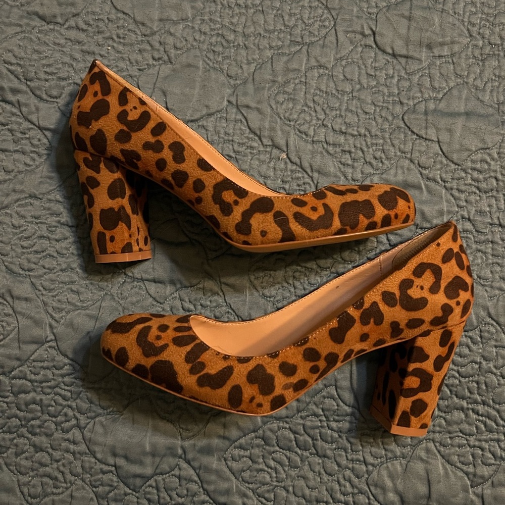 Animal print heels, size 8